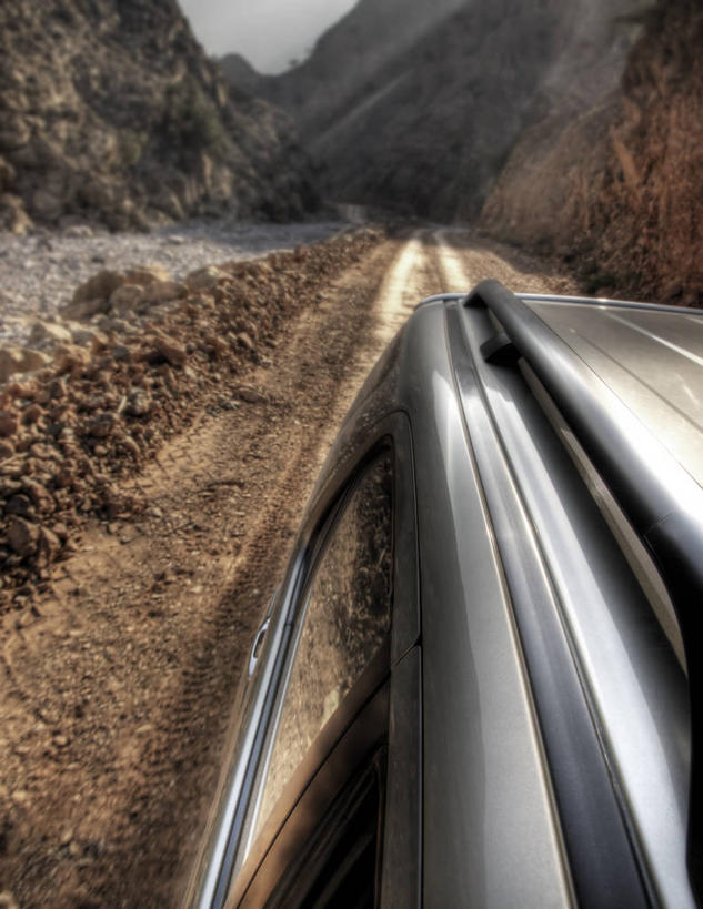 无人,竖图,室外,白天,旅游,度假,旅途,美景,山,路,汽车,景观,机动车,娱乐,自然,享受,休闲,景色,放松,运输,摄影,自驾游,自然风光,驾车,四驱车,阿拉伯联合酋长国,冒险,阿拉伯,旅行