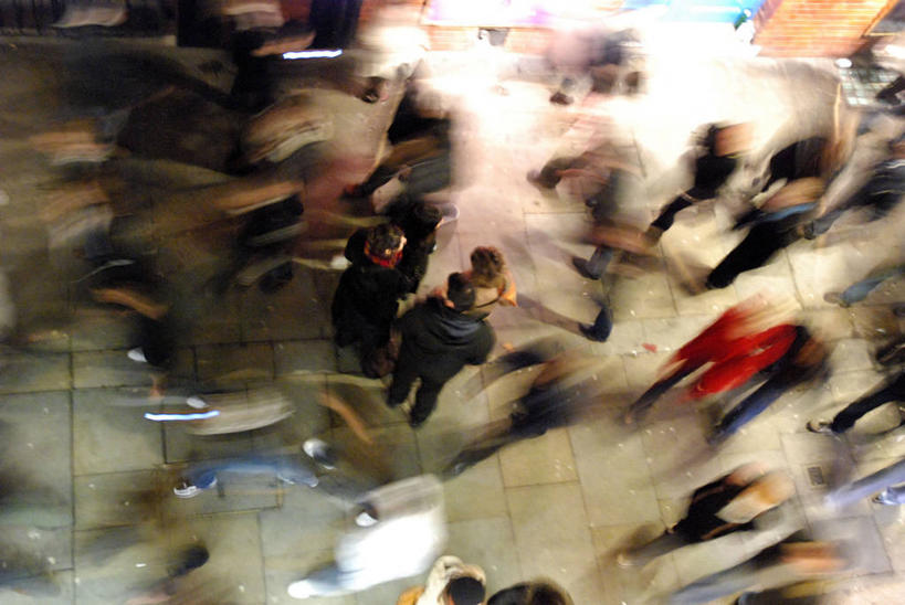 人群,横图,俯视,室外,夜晚,运动模糊,城市,道路,街道,路,公路,英国,欧洲,伦敦,朦胧,模糊,交通,首都,许多人,一群人,摄影,迅速,西欧,北欧,大不列颠,威斯敏斯特市,大不列颠及北爱尔兰联合王国,大不列颠及爱尔兰联合王国,雾都,紧迫,马路,步行,高角度拍摄,科文特花园,大不列颠王国,大英帝国,联合王国,日不落帝国