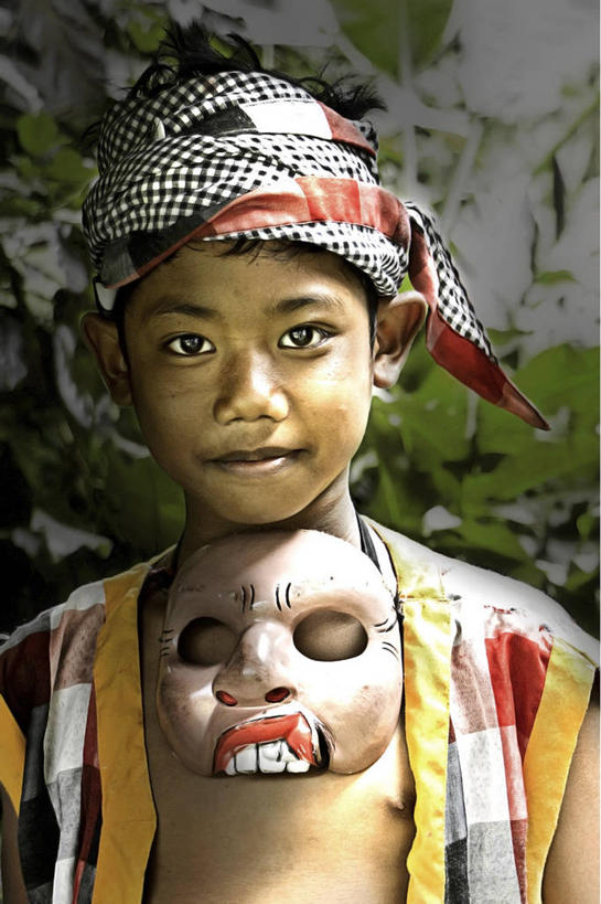 东方人,儿童,脸,头,脸颊,一个人,微笑,竖图,室外,特写,白天,正面,满意,幸福,纯洁,印度尼西亚,亚洲,仅一个男性,仅一个人,面具,黄种人,表演者,肩膀,小孩,衣服,仅一个小孩,可爱,童年,童趣,摄影,贵族,童真,烂漫,无邪,巴龙舞,小巽他群岛,天真,男孩,男人,男性,马来西亚人,亚洲人,孩子,头部,脸部,脸蛋,面部,舞者,传统服装,男生,传统文化,巴厘舞,巴厘