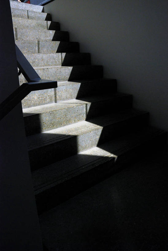 无人,竖图,室内,白天,楼梯,建筑,日光,英国,欧洲,伦敦,阴影,混凝土,首都,台阶,摄影,落下,西欧,北欧,大不列颠,大不列颠及北爱尔兰联合王国,大不列颠及爱尔兰联合王国,支配,雾都,想法,大不列颠王国,大英帝国,联合王国,日不落帝国