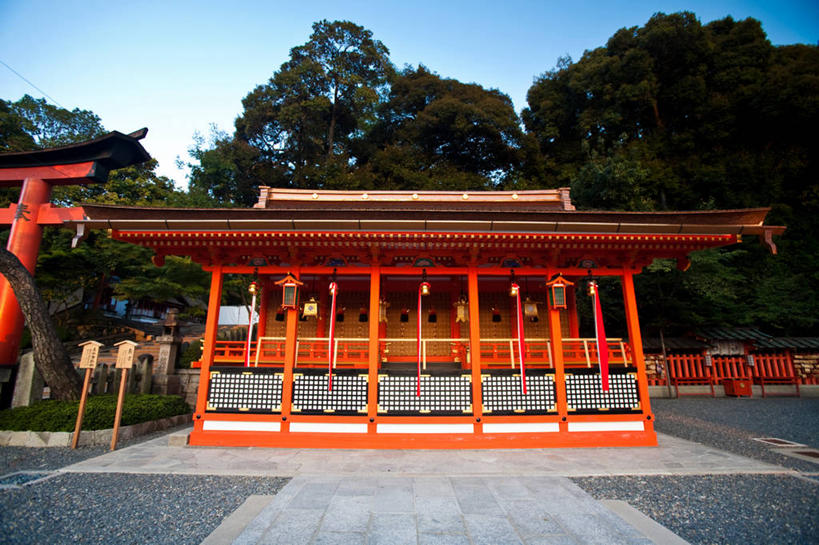 无人,公园,横图,室外,白天,正面,广角镜头,仰视,建筑,京都,日本,亚洲,日本文化,摄影,宗教,京都府,神殿,东亚,本州,万里无云,本州岛,日本国,近畿地方,近畿,京都市,灵性,伏见稻荷大社,伏见区,彩图,低角度拍摄,广角