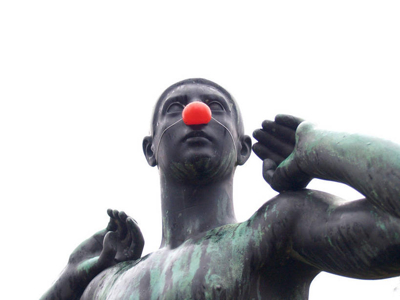 无人,横图,室外,白天,仰视,雕塑,丹麦,标志,雕像,符号,标识,顶部,天空,摄影,幽默,部分,斯堪狄纳维亚半岛,小丑鼻,性别符号,彩图,低角度拍摄,男性符号