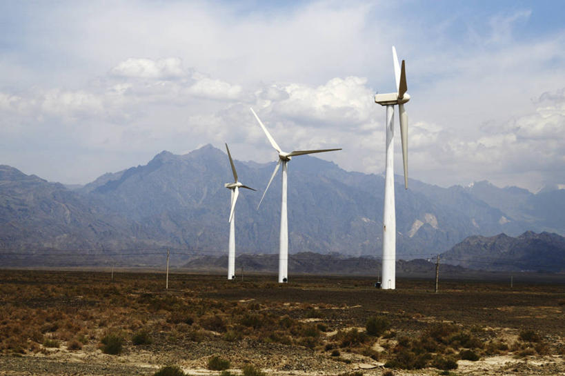 无人,横图,室外,白天,技术,山,环保,风力,地平线,地形,云,辽阔,地面,三个,广阔,摄影,能源,宁静,一望无际,回收,资源,延伸,利用,低碳,循环,替代能源,环境保护,吐鲁番,天地相交,新疆维吾尔自治区,持续,无边无际,一马平川,风轮机,彩图