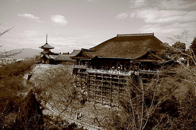 无人,横图,俯视,黑白,阶调图片,室外,白天,建筑,日本,亚洲,日本文化,云,联合国,历史,树,天空,地标建筑,摄影,京都府,东亚,本州,本州岛,日本国,近畿地方,清水寺,近畿,京都市,古代文明,高角度拍摄,旅行,联合国教科文组织