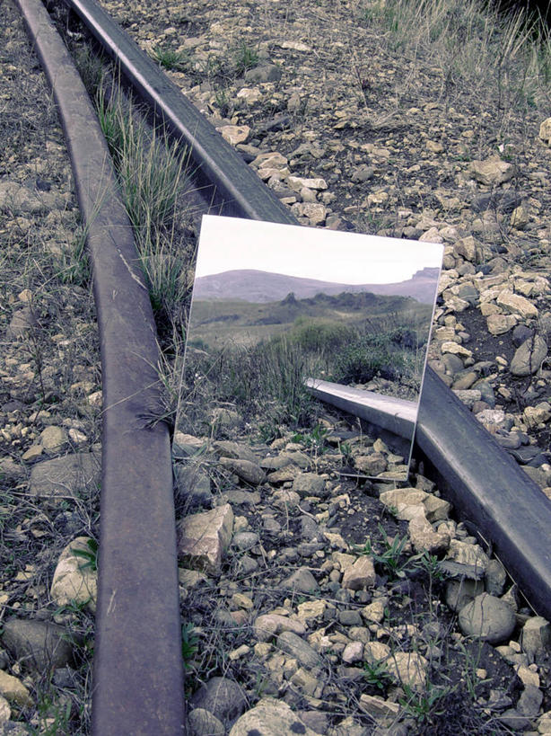 无人,竖图,俯视,室外,白天,旅游,度假,旅途,美景,山,镜子,路,铁路,阿根廷,反射,景观,轨道,交通,铁轨,娱乐,天空,自然,享受,休闲,景色,放松,运输,摄影,自然风光,想法,巴里洛切,彩图,高角度拍摄