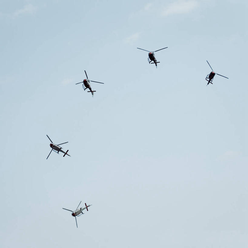 无人,方图,室外,白天,仰视,团队,西班牙,巴塞罗那,五个,许多,飞,天空,运输,摄影,直升机,彩图,低角度拍摄,编队飞行