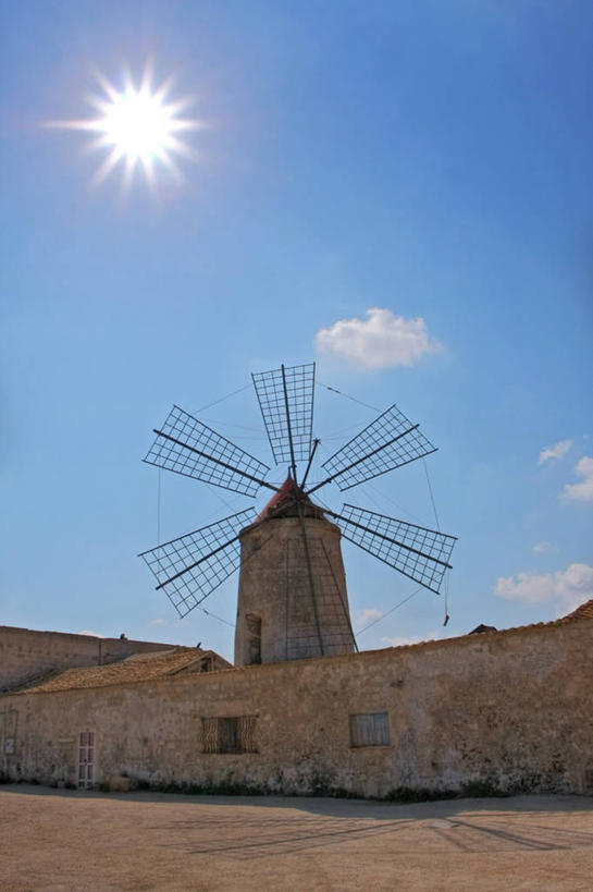 无人,博物馆,竖图,室外,白天,采矿业,农业,太阳,建筑,风车,日光,意大利,地形,云,摄影,宁静,西西里,盐矿,彩图