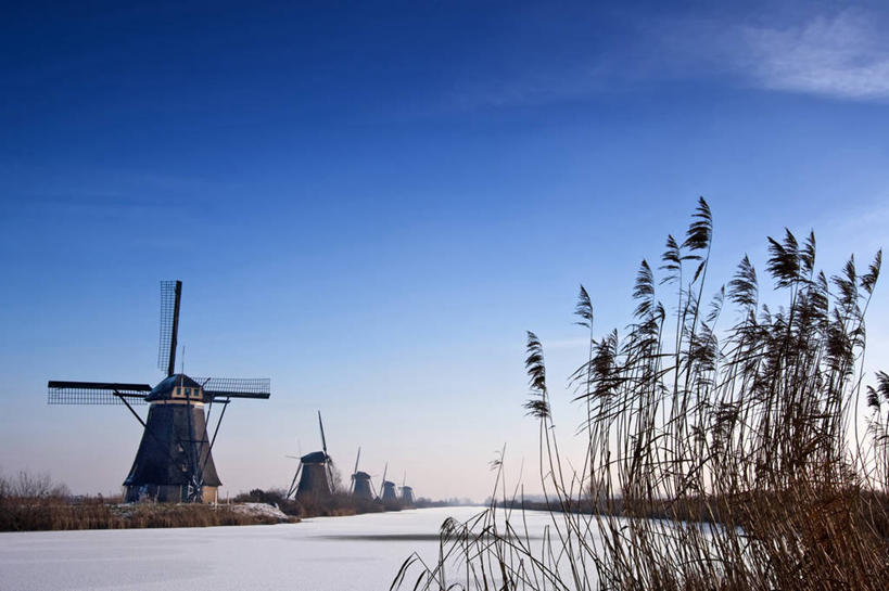 无人,横图,室外,白天,美景,一排,整齐,地形,景观,冬天,草,排列,自然,景色,摄影,宁静,运河,队列,自然风光,万里无云,小孩堤防,彩图