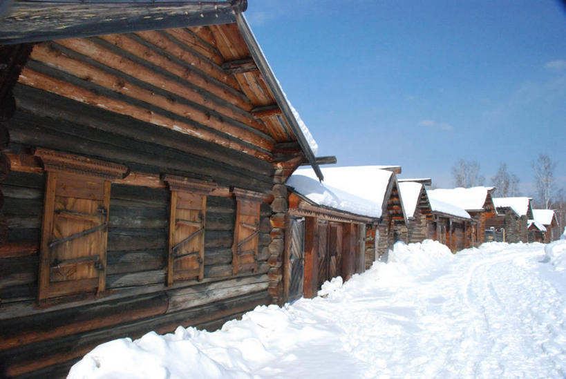 无人,博物馆,横图,室外,白天,雪,建筑,木制,房屋,冬天,寒冷,摄影,宁静,圆木,西伯利亚,雪堆,万里无云,彩图