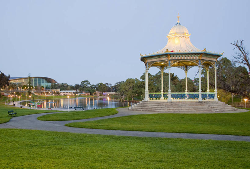 无人,横图,室外,白天,草坪,河流,建筑,澳大利亚,架子,天空,摄影,宁静,支撑,固定,圆顶建筑,南澳大利亚,彩图