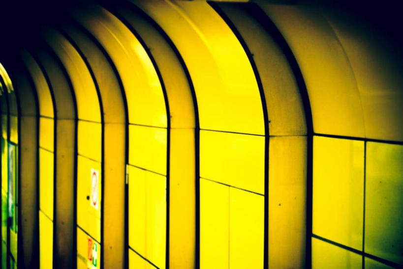 无人,横图,室内,抽象,建筑,德国,条纹,弯曲,瓷砖,墙,地铁站,公共交通,现代,黄色,摄影,照亮,波恩,彩图,全画面,全框架,全帧,全画幅,晕影