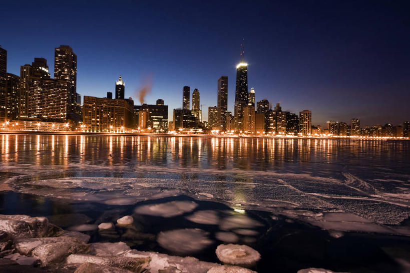 无人,横图,室外,湖,河流,天际线,建筑,路灯,摩天大楼,美国,反射,水面,冬天,冰川,黄昏,摄影,照亮,市区,伊利诺斯州,芝加哥市,彩图