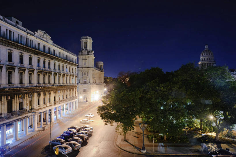 无人,横图,俯视,室外,夜晚,度假,美景,城市风光,城市,建筑,街道,路灯,汽车,古巴,墨西哥,一排,整齐,景观,首都,娱乐,树,排列,享受,休闲,景色,放松,运输,摄影,宁静,照亮,北美,北美洲,中美洲,拉丁美洲,队列,美洲,哈瓦那,墨西哥城,北亚美利加洲,亚美利加洲,墨西哥合众国,仙人掌王国,联邦区,墨西哥国家美术宫,彩图,高角度拍摄