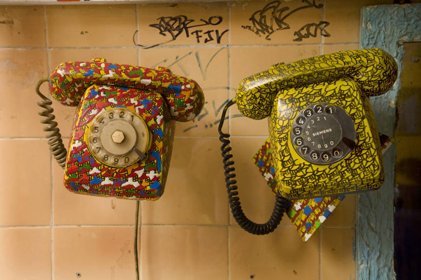 无人,横图,室内,特写,通讯,装饰,瓷砖,联系,两个,装饰物,摄影,电话机,座机,彩图