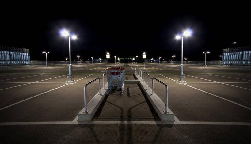 无人,停车场,横图,室外,夜晚,路灯,购物车,英国,摄影,宁静,照亮,彩图