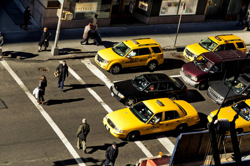 横图,俯视,室外,白天,城市,出租车,汽车,纽约,美国,行人,阴影,路标,红绿灯,交通,运输,摄影,等,纽约州,步行,彩图,高角度拍摄,旅行,商务旅行
