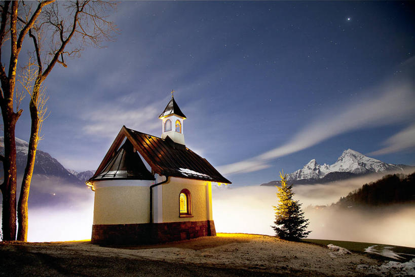 无人,教堂,横图,室外,白天,夜晚,美景,山,雪,德国,地形,景观,云,星星,树,天空,自然,景色,摄影,宗教,宁静,自然风光,德国文化,巴伐利亚,贝希特斯加登,彩图