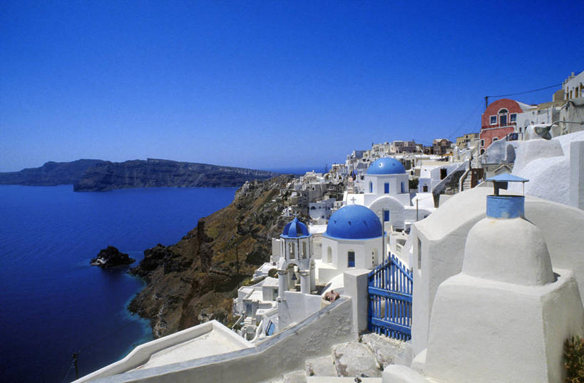 无人,横图,室外,白天,留白,海洋,山,水,城市,建筑,希腊,欧洲,岛,蓝色,摄影,爱琴海,基克拉迪群岛,圣托里尼岛,圆顶建筑,地中海文化,希腊文化,希腊共和国,万里无云,基克拉泽斯群岛,彩图