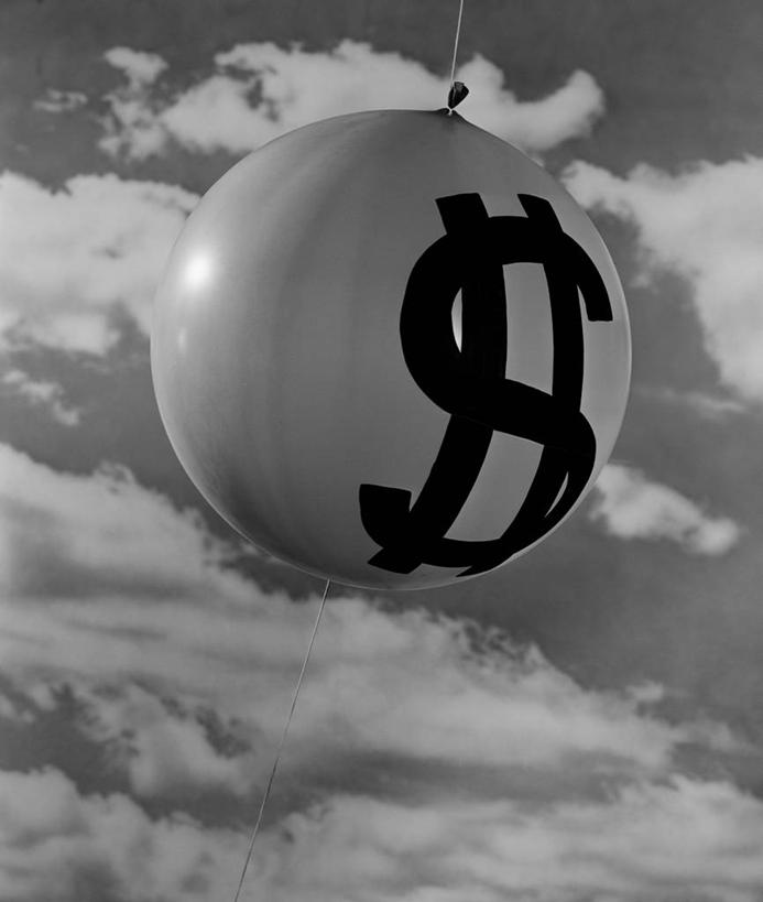 无人,竖图,黑白,室外,白天,仰视,美国,吊挂,悬挂,云,半空,古典,挂,一个,气球,财富,金融,摄影,生长,单个,美元符号,低角度拍摄