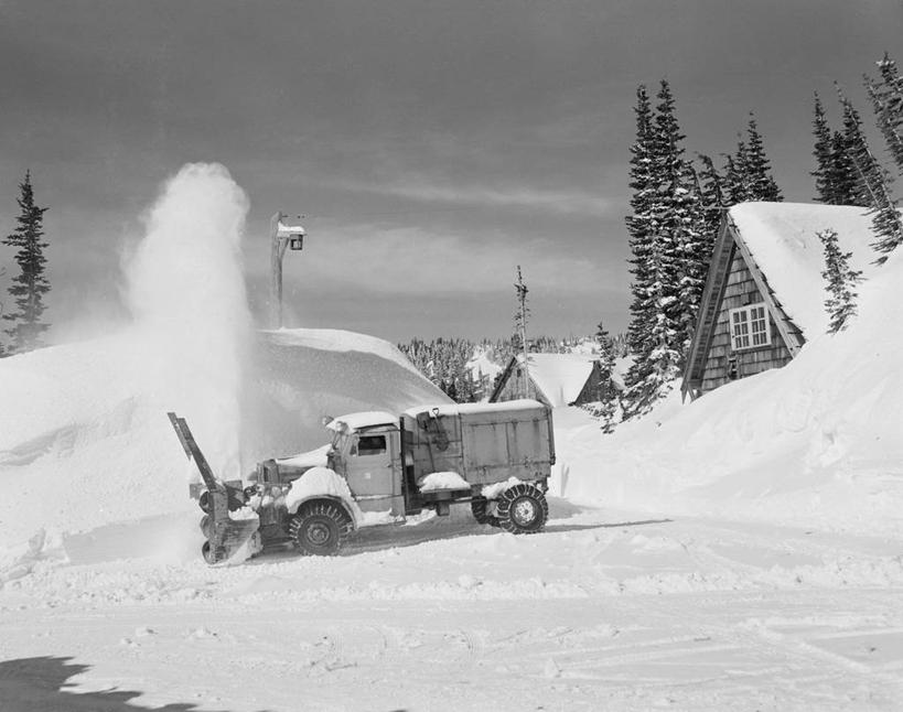 无人,横图,俯视,黑白,室外,白天,自由,雪,路,美国,溅,房屋,冬天,古典,树,白色,天空,摄影,扫雪车,高角度拍摄