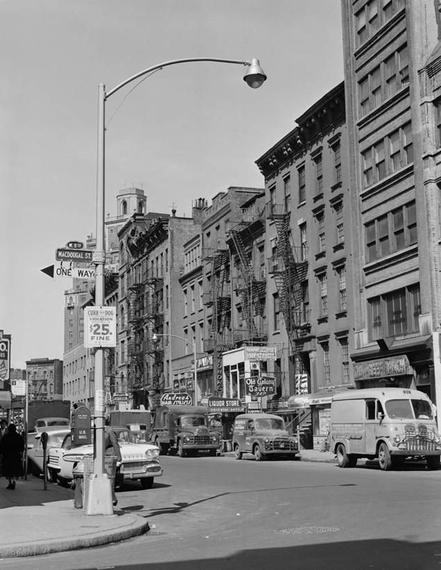 老年人,竖图,黑白,室外,白天,城市,街道,纽约,美国,公寓,曼哈顿,摄影,格林威治村,居住区