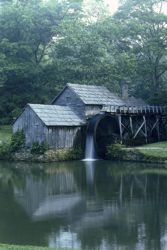无人,工厂,竖图,室外,白天,湖,河流,森林,建筑,美国,木制,树,地标建筑,工业,摄影,宁静,维吉尼亚,彩图,制造厂,生产工厂