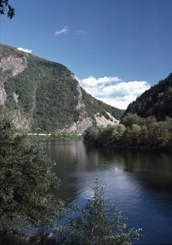 无人,竖图,俯视,室外,白天,美景,山,美国,反射,河岸,景观,云,树,风景,天空,自然,景色,摄影,宁静,国家公园,自然风光,新泽西,特拉华河,彩图,高角度拍摄