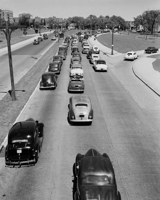 无人,竖图,俯视,黑白,室外,白天,城市,道路,街道,路,公路,汽车,纽约,美国,一排,整齐,交通,排列,运输,摄影,队列,纽约州,布朗克斯,马路,高角度拍摄,旅行,交通堵塞