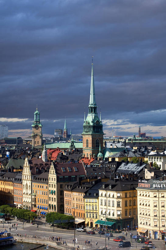 教堂,竖图,俯视,室外,白天,城市,建筑,路,汽车,瑞典,节日,云,城镇,塔,尖顶,首都,文化,天空,祈祷,健康,许愿,运输,摄影,宗教,信仰,纪念,祈求,基督教,宗教建筑,天主教,灵性,平安,彩图,高角度拍摄,旅行,老城