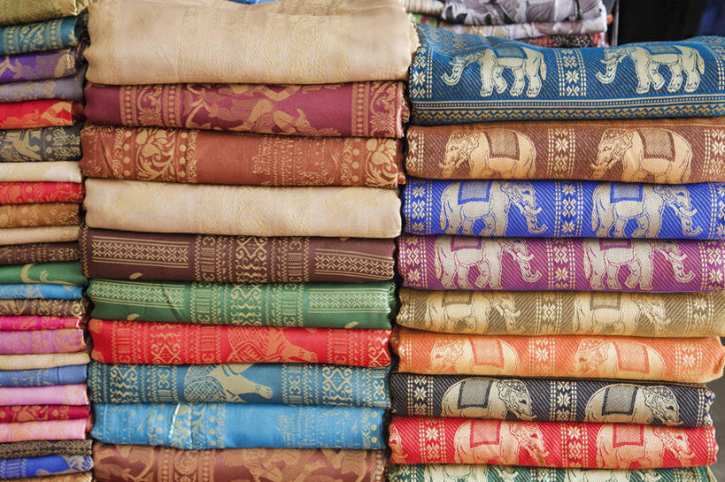 无人,商店,横图,室内,特写,仰视,消费,纺织品,柬埔寨,许多,堆叠,丝绸,很多,披肩,零售,摄影,多样,选择,贩卖,暹粒,吴哥,彩图,低角度拍摄