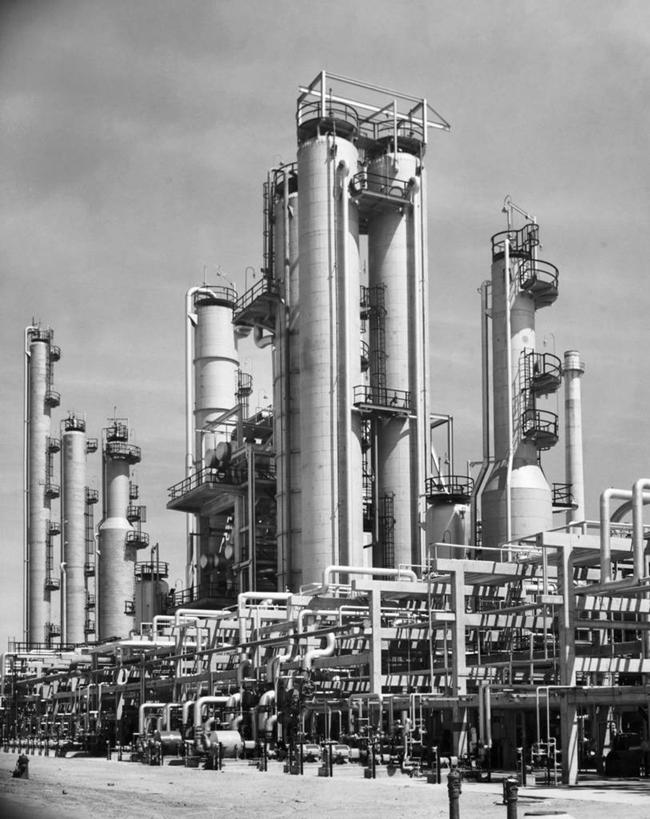 无人,工厂,竖图,黑白,室外,白天,建材,金属制品,美国,金属,管子,云,管道,天空,钢管,炼油厂,工业,摄影,能源,石油工业,北美,建筑材料,特拉华,制造厂,生产工厂,输油管道