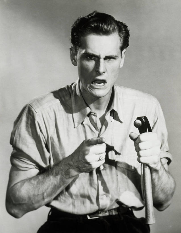 西方人,成年人,嘴,一个人,竖图,室内,特写,衬衫,欧洲,欧洲人,仅一个男性,仅一个人,指,生气,锤子,大喊,指点,休闲装,工人,仅一个年轻男性,打开,手势,张嘴,职业,人体,摄影,指向,开启,威胁,肖像,进攻,张大嘴巴,谴责,担心,男人,男性,年轻男性,白种人,年轻人,口,口腔,嘴巴,嘴唇,员工,张开嘴,半身,彩图,匠人,劳动者,体力工,打手势