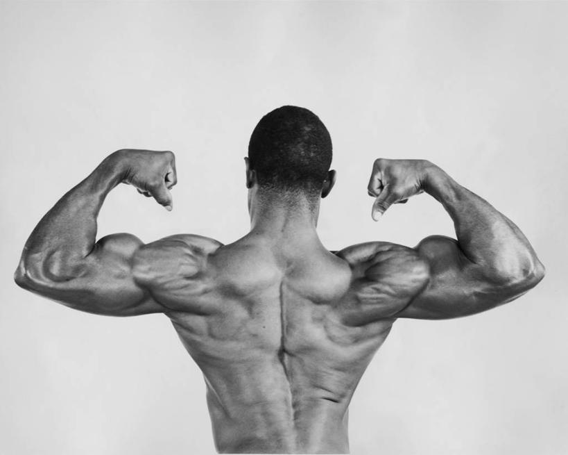 成年人,健壮,一个人,横图,黑白,室内,特写,骄傲,运动,仅一个男性,朦胧,模糊,裸露,背面,活力,力量,摄影,建造,努力,裸,塑形,健康食物,技能,男人,拳头,半身,韧性