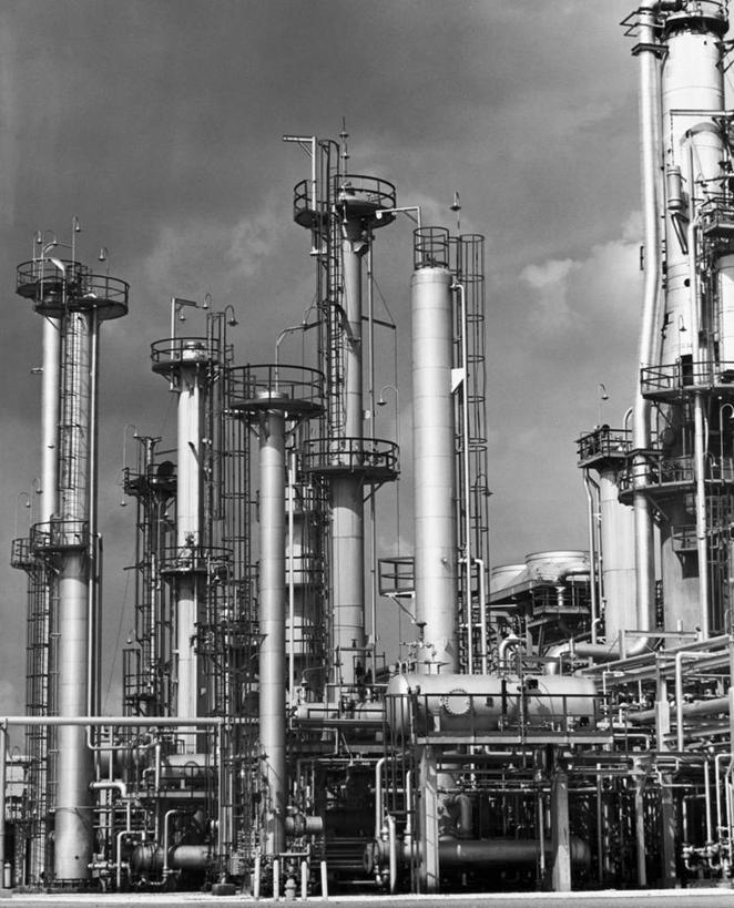 无人,工厂,竖图,黑白,室外,白天,烟囱,美国,金属,云,天空,炼油厂,工业,摄影,能源,石油工业,北美,路易斯安那州,制造厂,生产工厂