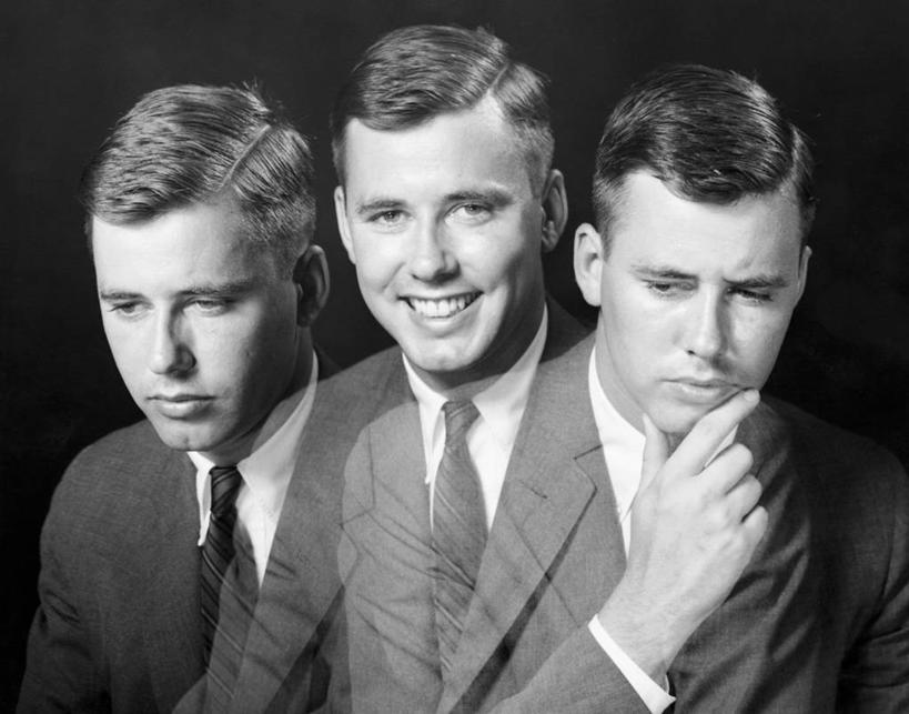 西方人,成年人,脸,头,脸颊,下巴,手,肩,关节,一个人,商务人士,商务男性,微笑,横图,黑白,室内,特写,衬衫,商务,幸福,重复,欧洲,欧洲人,仅一个男性,仅一个人,撑,套装,沮丧,领带,托腮,注视,肩膀,仅一个年轻男性,观察,看,托,生病,思考,人体,摄影,多样,观看,察看,击败,企业,公司,忧虑,关注,托下巴,肖像,商务装,克隆,工薪阶层,悲哀,担心,男人,男性,年轻男性,白种人,年轻人,头部,脸部,脸蛋,面部,白领,上班族,衬衣,精神疾病,精神分裂症