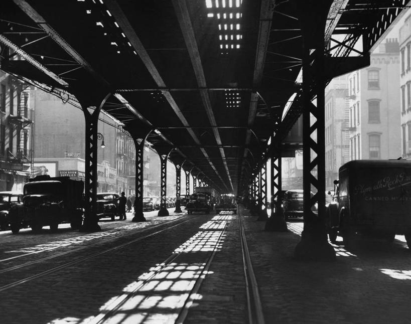 人群,横图,黑白,室外,白天,城市,建筑,路,汽车,纽约,美国,阴影,朦胧,模糊,金属,桥,曼哈顿,交通,车,交通工具,运输,摄影,北美,载具,市区,纽约州,第三大道