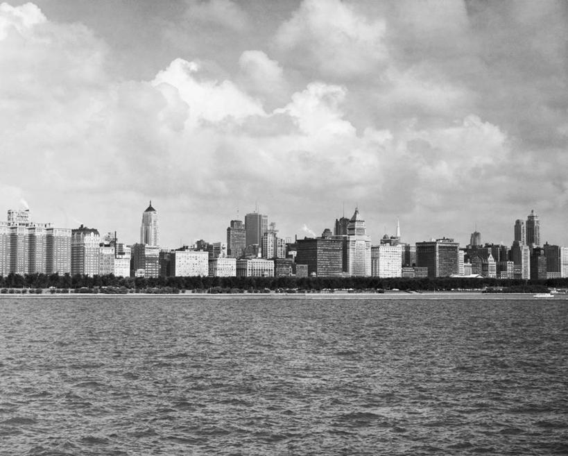 无人,码头,横图,黑白,室外,白天,度假,湖,美景,水,城市风光,城市,港口,建筑,摩天大楼,美国,波纹,景观,云,尖顶,娱乐,天空,享受,休闲,办公大楼,景色,放松,摄影,北美,伊利诺斯州,密歇根湖,芝加哥市,摆渡口,埠头,渡口,渡头,港湾,海港,货运码头,口岸,商港,库克县