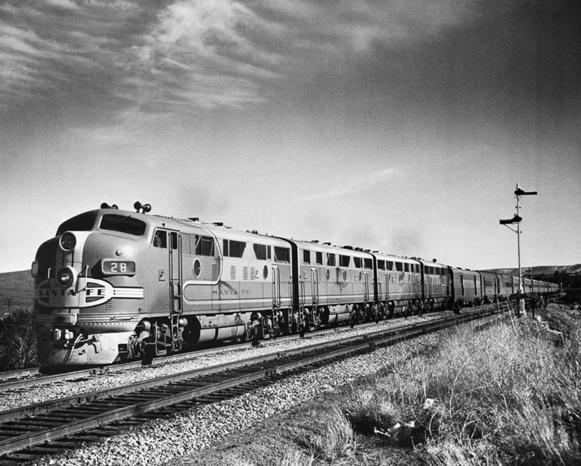 无人,横图,黑白,室外,白天,路,铁路,火车,云,轨道,公共交通,交通,铁轨,草,天空,运输,摄影,客车,旅行