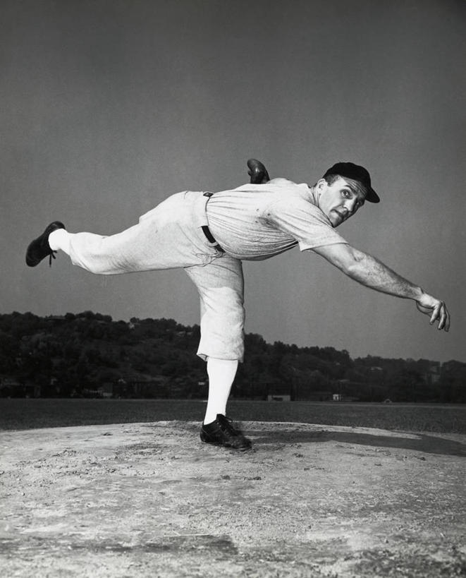 西方人,成年人,中年人,老年人,一个人,同事,棒球运动员,运动场,竖图,室外,白天,运动服,成功,运动,合作,团队,集体,信心,竞争,棒球,欧洲,欧洲人,仅一个男性,堆叠,棒球场,棒球帽,球场,竞技运动,投手,场地,队伍,车队,鸭舌帽,活力,摄影,领导,成就,棒球服,决心,努力,合伙,领袖,技能,老年男性,男人,中年男性,白种人,扔,彩图