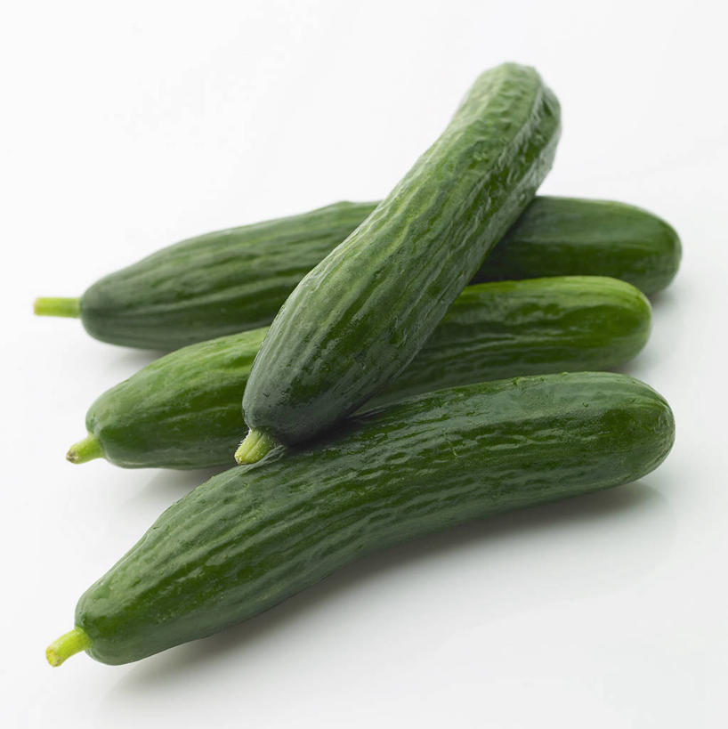 无人,竖图,俯视,室内,特写,白天,白色背景,黄瓜,蔬菜,阴影,新鲜,反射,影子,食品,食物,绿色,四个,摄影,有机食品,绿色食品,影棚,青瓜,胡瓜,彩图,高角度拍摄,影棚拍摄,拍摄