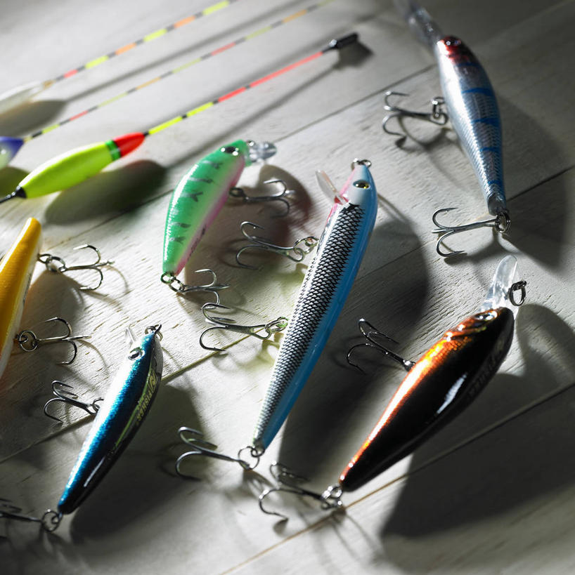 无人,竖图,俯视,室内,特写,白天,静物,许多,阴影,反射,钩子,影子,很多,食物,诱惑,摄影,影棚,引导,渔具,勾引,鱼钩,鱼饵,引诱,诱导,彩图,高角度拍摄,影棚拍摄,钓鱼,拍摄