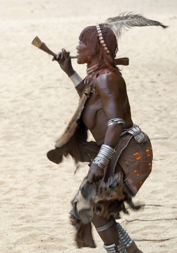 成年人,两个人,横图,项链,非洲,埃塞俄比亚,装饰,金属,珠子,摄影,黄铜,作画,典礼,非洲文化,美化,男人,女人,彩图,传统服装,传统文化