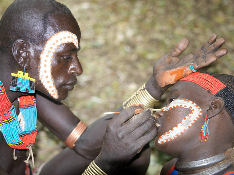 成年人,两个人,横图,项链,非洲,埃塞俄比亚,装饰,金属,珠子,摄影,黄铜,作画,典礼,非洲文化,美化,男人,女人,彩图,传统服装,传统文化