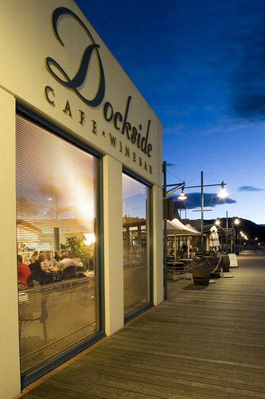 无人,酒吧,码头,竖图,室外,夜晚,夜生活,河流,日落,港口,建筑,澳大利亚,现代,黄昏,摄影,木板路,塔斯马尼亚,游艇码头,朗塞斯顿,设计,彩图,摆渡口,埠头,餐馆,渡口,渡头,港湾,海港,货运码头,咖啡馆,口岸,商港