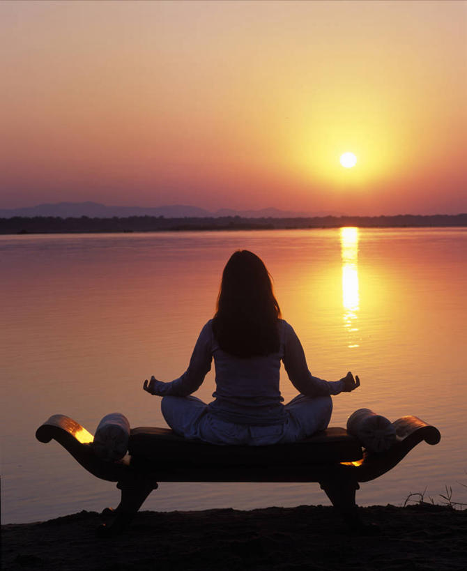 划船,两个人,竖图,室外,日出,河流,日落,水,太阳,船,赞比亚,木船,黎明,天空,交通工具,桃,放松,摄影,宁静,桨,舟,国家公园,载具,独木舟,露营,剪影,赞比西河,卷积云,野生动物保护区,独木船,荡舟,自然保护区,彩图