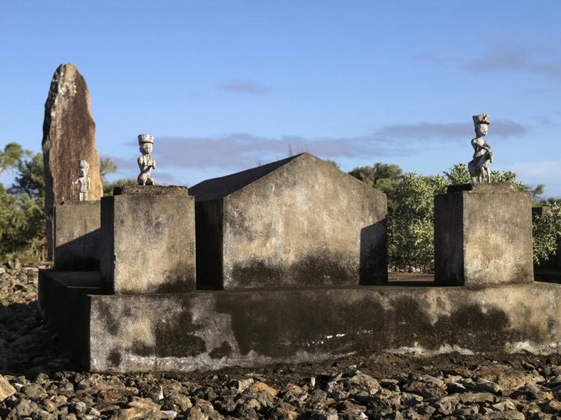 无人,横图,雕塑,非洲,马达加斯加,墙,地标建筑,社区,摄影,纪念,留念,坟墓,作画,怀念,图利亚拉,彩图