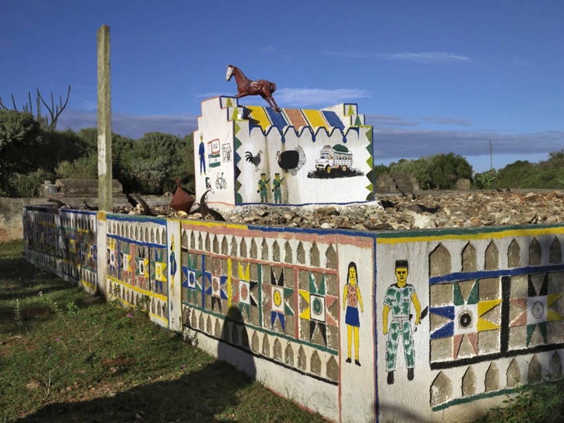 无人,横图,雕塑,非洲,马达加斯加,墙,地标建筑,社区,摄影,纪念,留念,坟墓,作画,怀念,图利亚拉,彩图