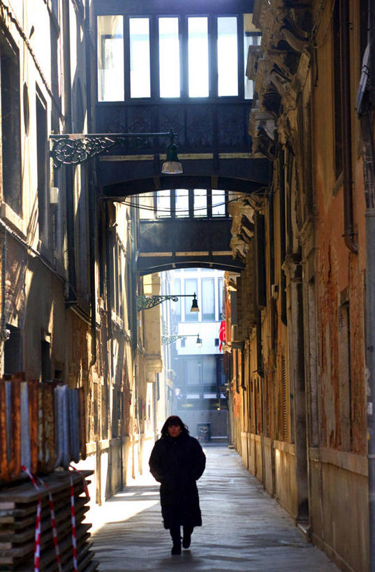 祖母,宫殿,横图,旅游,旅途,建筑,船,意大利,欧洲,威尼斯,船夫,行人,游客,游人,宏伟,路人,旅客,交通工具,摄影,运河,舟,地中海文化,载具,意大利文化,威尼托大区,亚得里亚海,过客,彩图,旅行