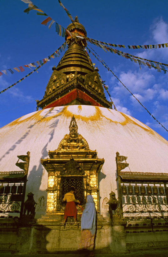 寺庙,教堂,竖图,尼泊尔,亚洲,首都,黄金,经幡,摄影,宗教,佛教,神殿,宗教建筑,祭坛,加德满都,苏瓦扬布拿佛塔,灵性,彩图,朝拜者