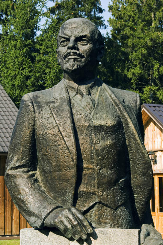 无人,博物馆,游乐园,竖图,室外,雕塑,欧洲,俄罗斯,行人,游客,游人,军事,标志,雕像,文字,纪念碑,历史,标识,路人,旅客,战争,摄影,纪念,留念,展览,第二次世界大战,出示,怀念,收集,军队,共产主义,立陶宛共和国,过客,斯大林,彩图,波罗的海三国